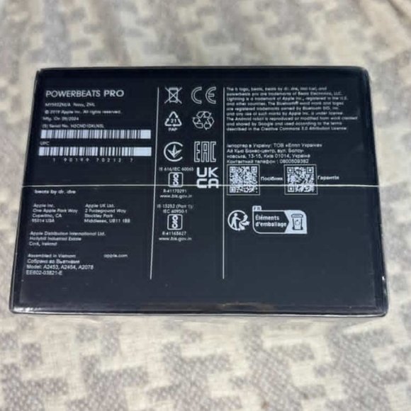 Beats by Dre Powerbeats Pro - Navy. New In Plastic - Picture 3 of 5